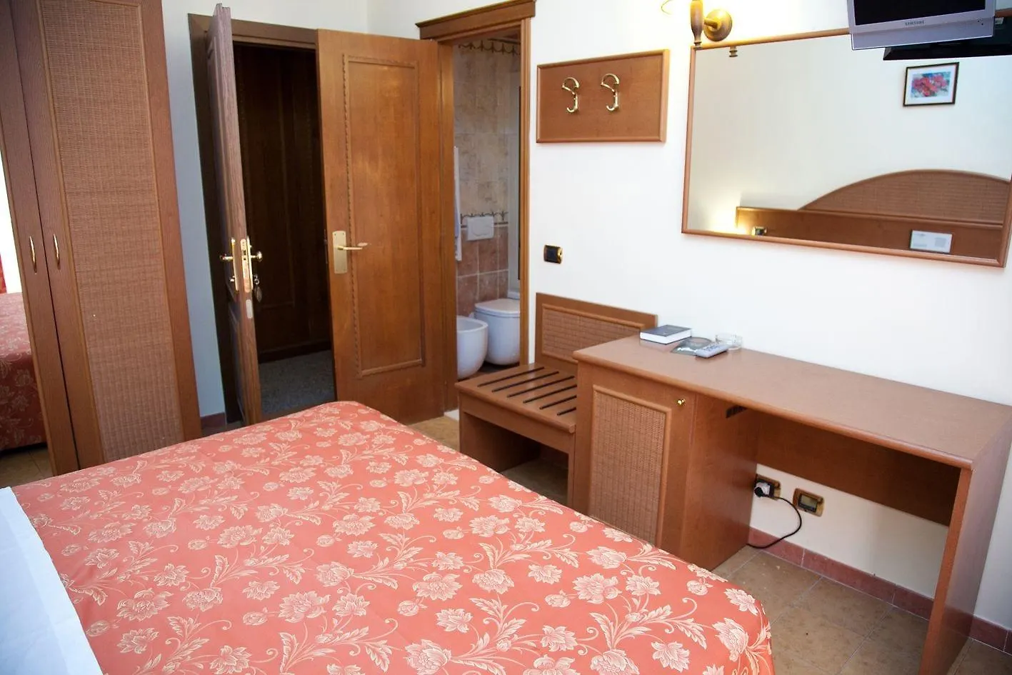 Hotel Ipanema Таормина